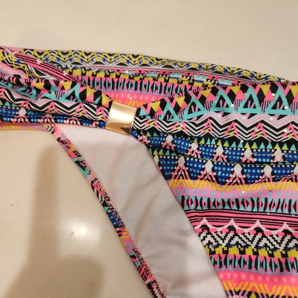 Victoria's Secret Geometric Pink Blue Black 32C Top M Bottom 2 Piece Bikini Swim - Picture 10 of 13